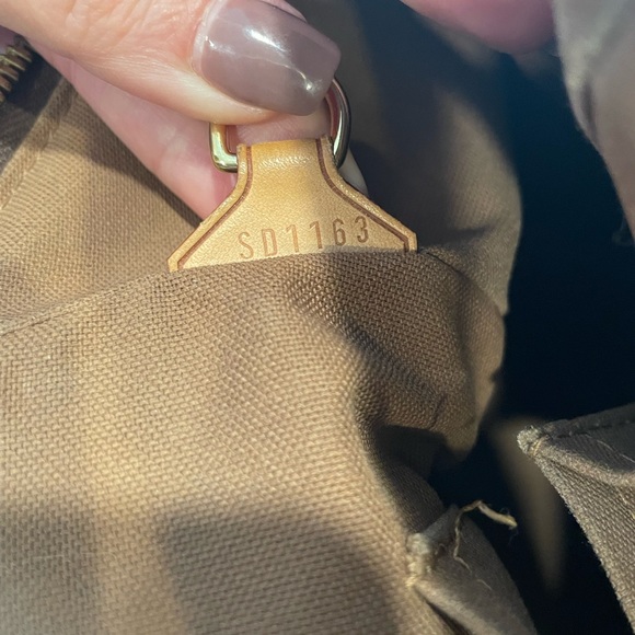 Louis Vuitton Tivoli GM - Picture 2 of 11